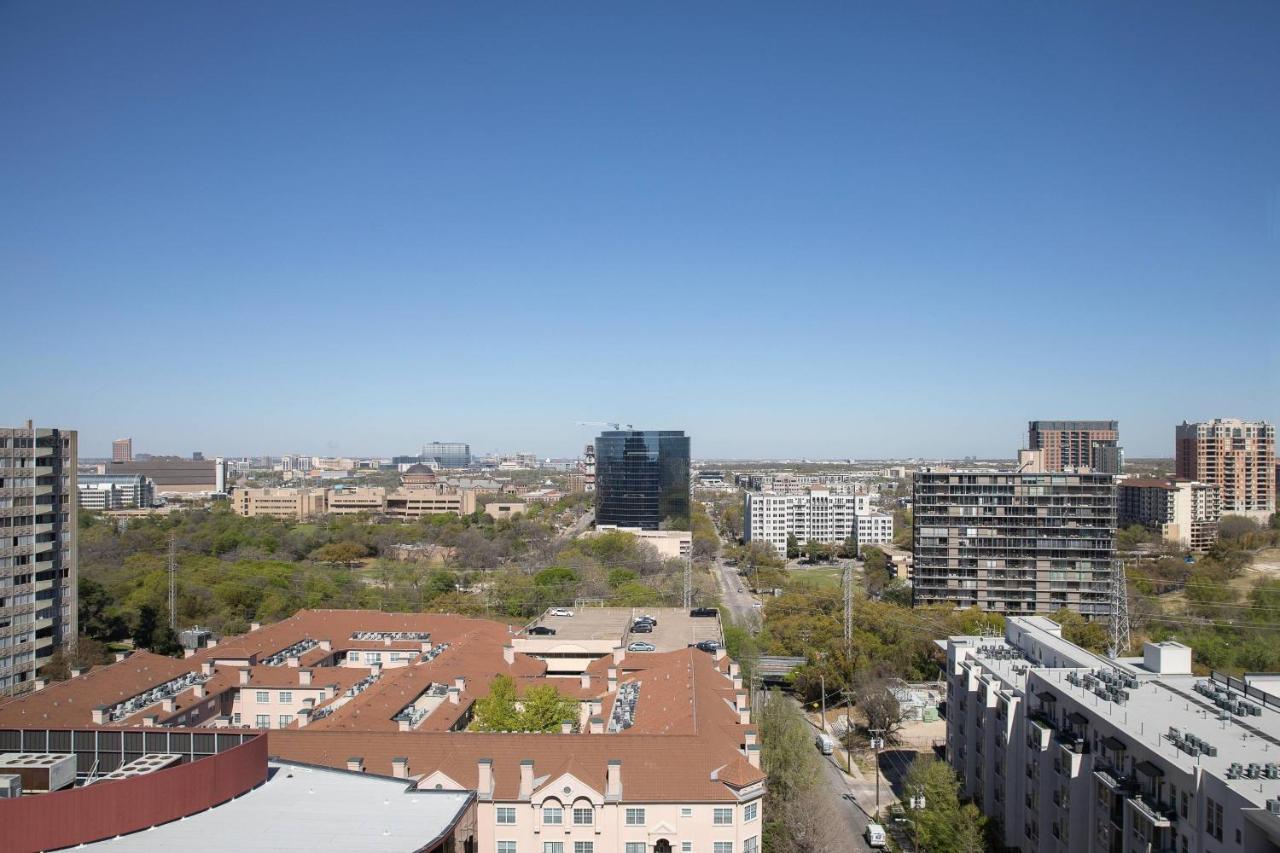 Marriott Dallas Uptown Exterior photo
